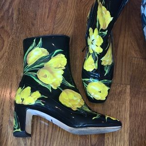 Dolce&Gabbana Black Booties with Yellow Flowers
